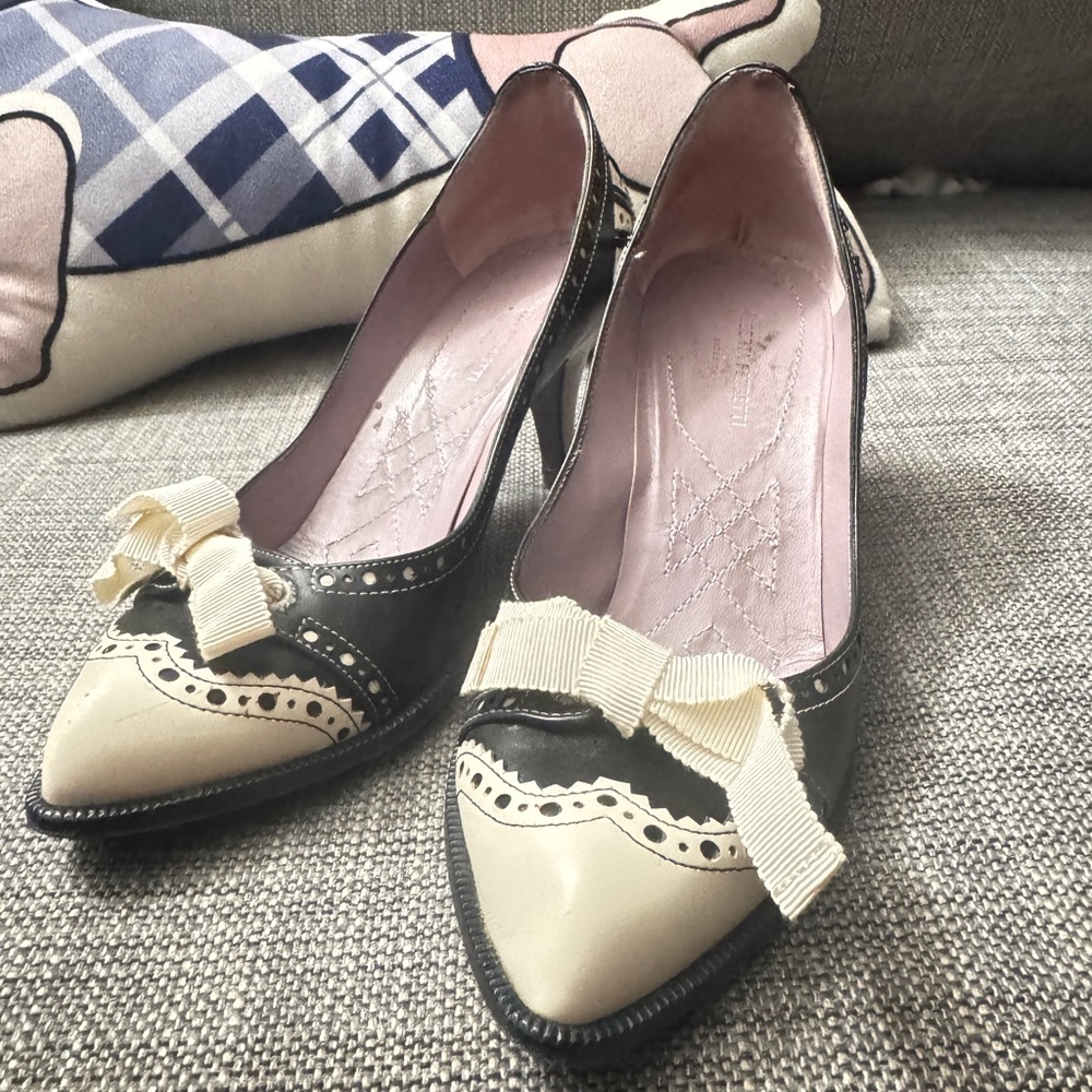 Alberta Ferretti Oxford style pointy pump